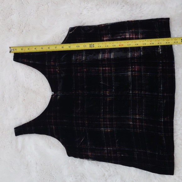 J CREW TOP. - Picture 10 of 17